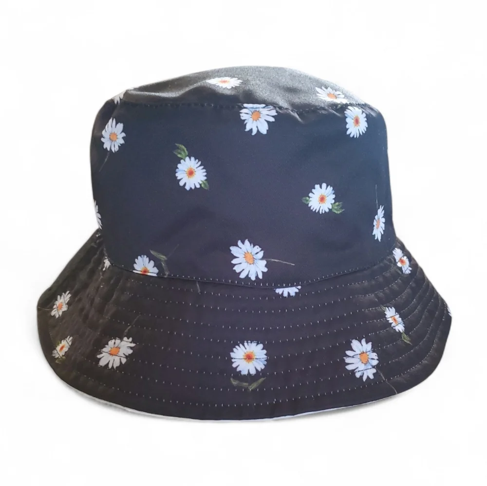Alice + Olivia Light Bucket Hat